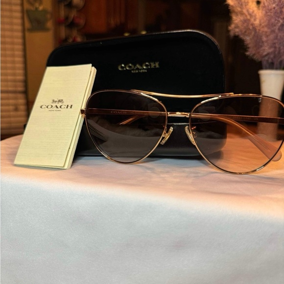Coach aviator sunglasses - Picture 1 of 6